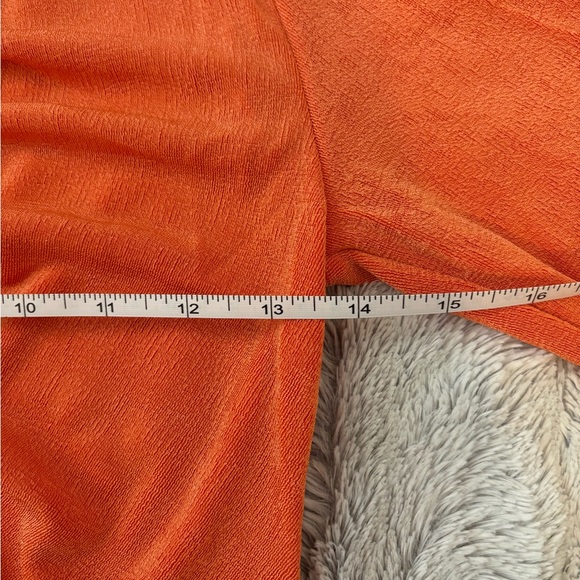 Women's Collar Button Down Ruched Long Sleeve Fitted Crop Top - Picture 7 of 10